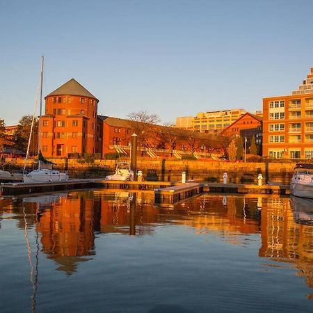 Sea Pearl Boston Yacht Hotel Exterior photo